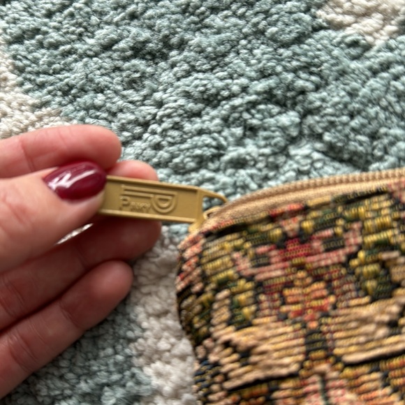 VINTAGE “PINKY” NEEDLEPOINT BAG - Picture 4 of 6